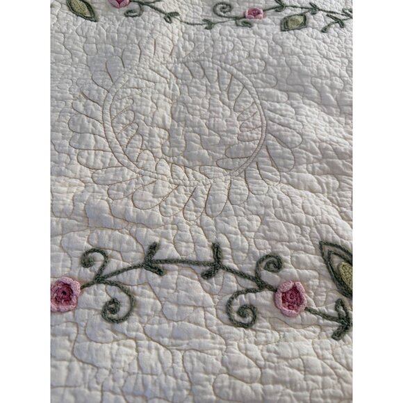 VTG JCP Quilted Embroidered Crochet Rose Quilted Standard Shams Country cottage - Picture 2 of 10